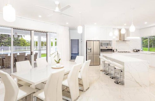 Clifton Beach House | 350 m² House ∙ 6 bedrooms ∙ 12 guests