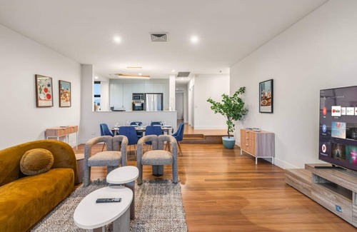New Farm Apartment | 3BR Skyline Terrace | Long Stay & Monthly Discount