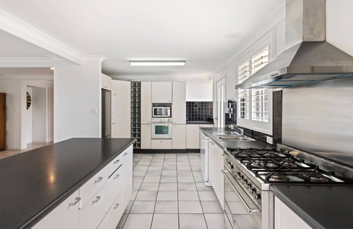 Mooloolaba House | 4 bedroom home on canal
