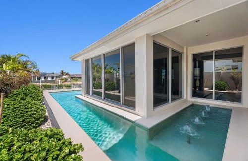 Mooloolaba House | 4 bedroom waterfront dream holiday home and small pet friendly