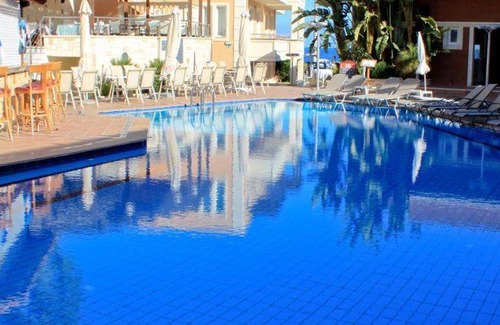 Kato Galatas Hotel | 40 m² Hotel ∙ 127 guests