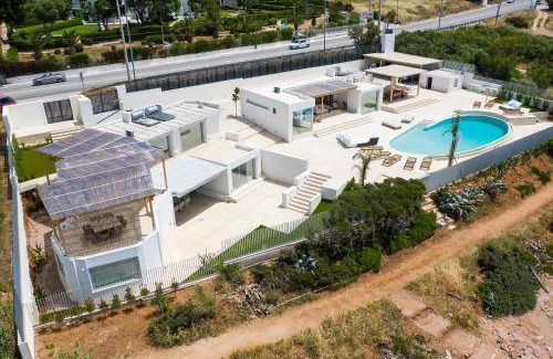 Saronikos Villa | 470 m² Villa ∙ 8 bedrooms ∙ 16 guests