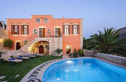 Chromonastiri Villa | 480 m² Villa ∙ 4 bedrooms ∙ 8 guests