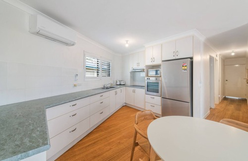 Maroochydore Apartment | 5 'Sunshine Waters' - One bedroom unit directly opposite Maroochy River