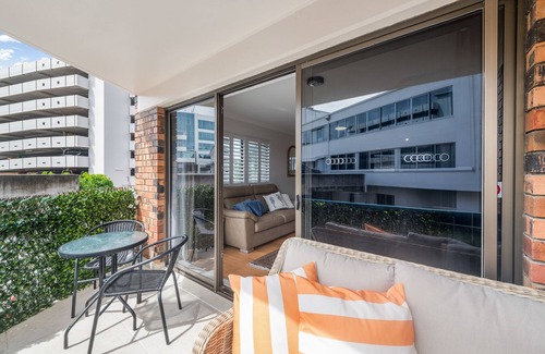 Maroochydore Apartment | 5 'Sunshine Waters' - One bedroom unit directly opposite Maroochy River