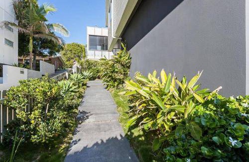 Currumbin House | 539 m² House ∙ 5 bedrooms ∙ 14 guests