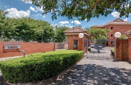 Greater Johannesburg Metropolitan Area Apartment | 60 m² Apartment ∙ 2 bedrooms ∙ 4 guests
