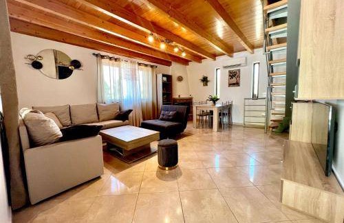 Monastiraki House | 60 m² House ∙ 2 bedrooms ∙ 5 guests