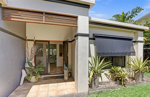 Palm Cove Villa | 600 m² Villa ∙ 4 bedrooms ∙ 10 guests