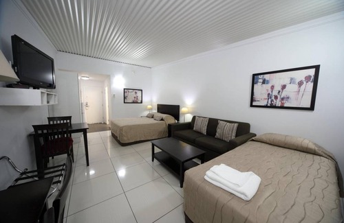 Emerald Hotel | 65 m² Motel ∙ 10 guests