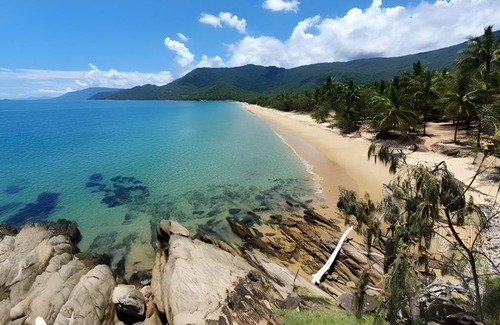 Oak Beach Resort | 65 m² Resort ∙ 127 guests