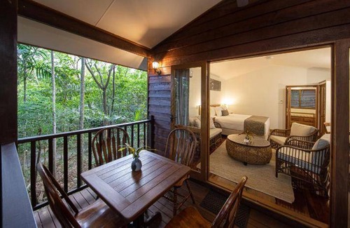 Oak Beach Resort | 65 m² Resort ∙ 127 guests