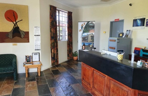 Warwick Hotel | 67 m² Motel ∙ 7 guests