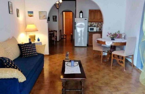 Hydra Apartment | 70 m² Apartment ∙ 2 bedrooms ∙ 4 guests