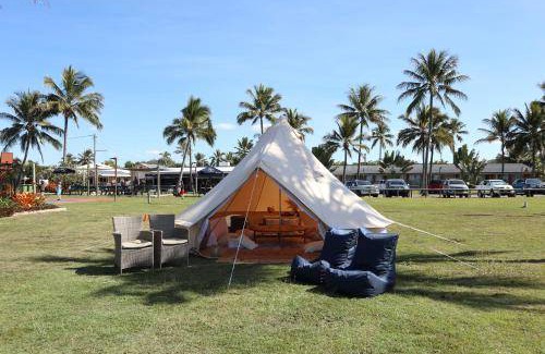 Sarina Beach Hotel | 70 m² Motel ∙ 6 guests