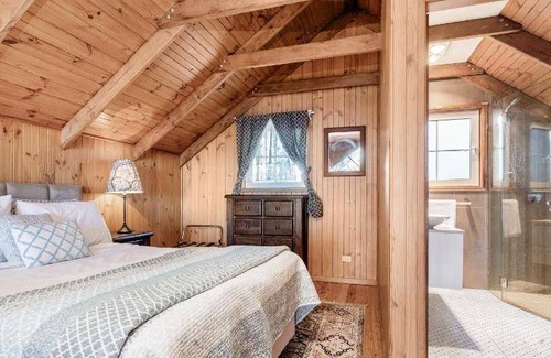 Mount Tamborine Ski Chalet | 75 m² Chalet ∙ 2 guests