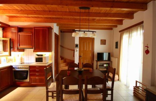 Eptalofos House | 7hills Waterfall Lodge by Ski Alure
