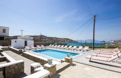 Ornos Hotel | 80 m² Hotel ∙ 10 guests