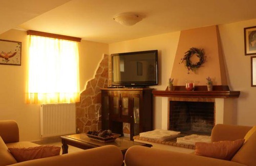 Evrostina House | 80 m² House ∙ 2 bedrooms ∙ 5 guests
