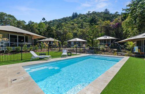 Nelly Bay Resort | 80 m² Resort ∙ 2 guests