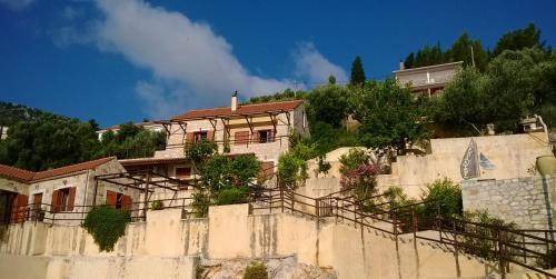 Vathy House | 85 m² House ∙ 3 bedrooms ∙ 7 guests