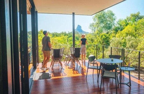 Glass House Mountains Apartment | 90 m² Apartment ∙ 127 guests