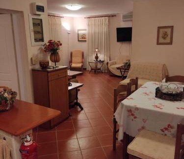 Kymi-Aliveri House | 92 m² House ∙ 2 bedrooms ∙ 6 guests