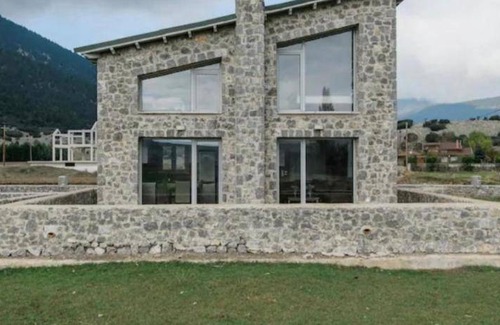 Kato Pedina Ski Chalet | 95 m² Chalet ∙ 2 bedrooms ∙ 6 guests