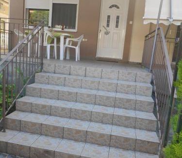 Kamena Vourla Apartment | 98 m² Apartment ∙ 2 bedrooms ∙ 9 guests