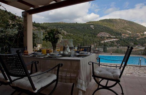 Terpsithea House | 98 m² House ∙ 2 bedrooms ∙ 4 guests