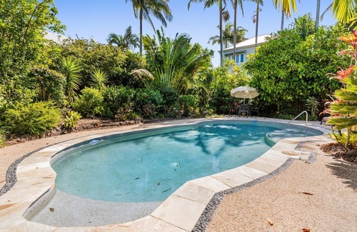 Noosaville Apartment | Aarons Villa - Waterfront Perfectly located on Gympie Terrace