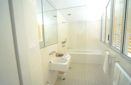 Broadbeach Apartment | Air On Broadbeach - Stunning Ocean Views!