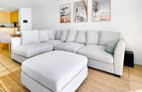 Alexandra Headland Resort | Alex Headland Beach Getaway -Stylish, Elegant ZC1