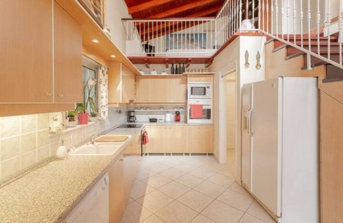Nea Makri Villa | Amomos Villa with Private Pool for Luxury Vacation and Relax