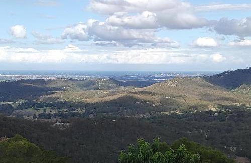 Lower Beechmont Apartment | Apartment ∙ 2 bedrooms ∙ 4 guests