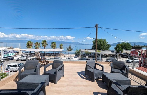 Kamena Vourla Apartment | Apartment ∙ 2 bedrooms ∙ 4 guests