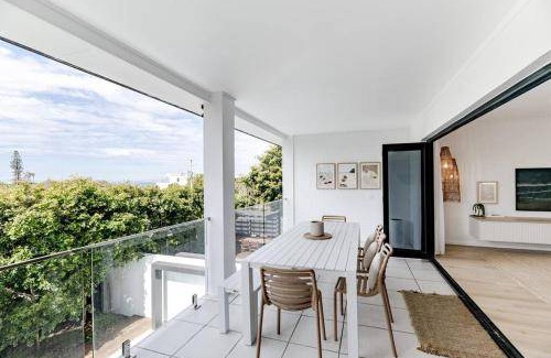 Sunrise Beach Apartment | Apartment ∙ 3 bedrooms ∙ 6 guests