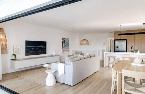 Sunrise Beach Apartment | Apartment ∙ 3 bedrooms ∙ 6 guests