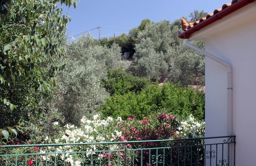 Kali Vrysi Apartment | APHROULA'S APARTMENT - for 2 - 4 persons in a beautiful, quiet corner of Greece