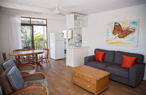 South Mission Apartment | Apollo Jewel 5 - 2 bedroom budget beach views