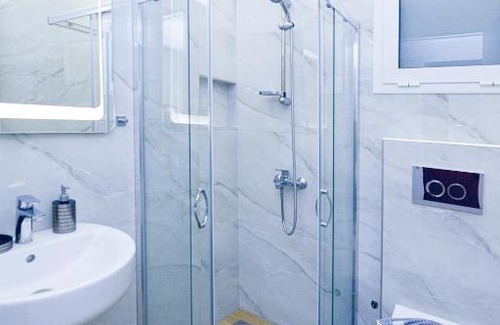 Rhodes Apartment | Astoria Studio 2, Rhodes City Center - Brand New bathroom