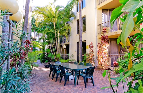 Burleigh Heads Apartment | Aussie Resort