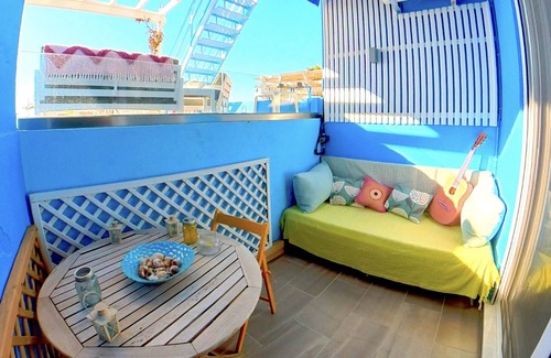 Haraki Apartment | Beach Studio - Sleeps 2 & Private Ocean Terrace