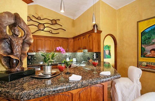 Downtown Puerto Vallarta Condo | !BEACHFRONT IN THE CITY CENTER! OCTOBER SPECIAL, ONLY 225/NT!