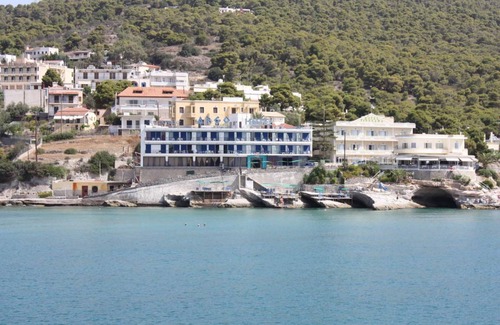 Agia Marina Hotel | Beachfront Triple Haven- Argo Seaside Stays
