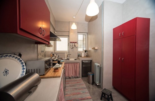 Thissio House | Beautiful apartment viewing Acropolis, at the heart of the historical center