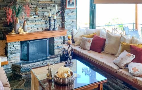 Ipati House | Beautiful Home With Pool