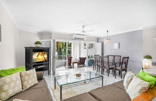 Palm Cove Apartment | Belle Escapes 3 Bedroom Poolview Suite 67 Alamanda Resort Palm Cove
