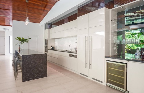 Palm Cove House | Belle Escapes 58 Ocean Dr Palm Cove