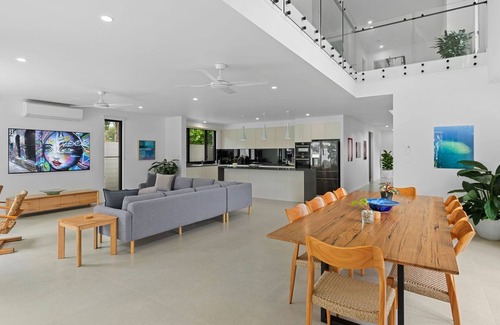 Palm Cove House | Belle Escapes Beach Manor